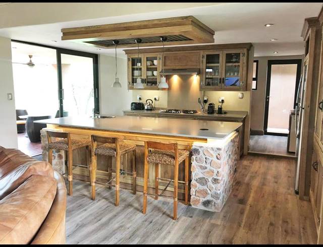 BEDROOM HOUSE FOR SALE IN DITHOLO WILDLIFE ESTATE